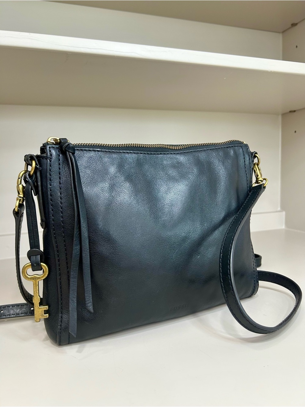 Fossil Emma EW Crossbody Cow Hide Leather Purse Bag Black